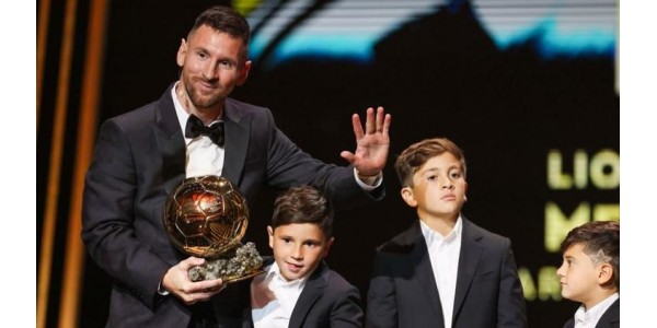 L’histoire de la carrière de footballeur de Lionel Messi continue L’histoire de la carrière de footballeur de Lionel Messi continue